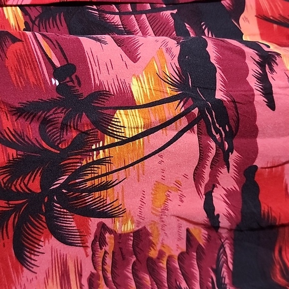 Hawaiian Vacation mens mens button up shirt Designed in Italy - Picture 6 of 6